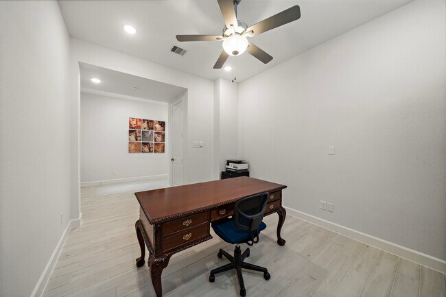 Building Photo - 7519 Congress Trl Wy