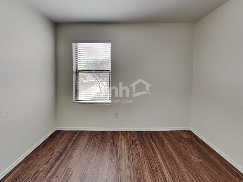 Building Photo - 6159 S Avenue De La Chandelle