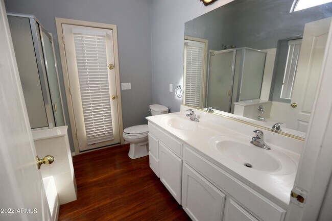 Building Photo - 11217 W Edgemont Ave