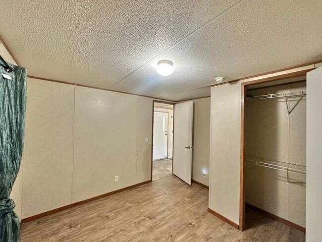 Building Photo - Tour Today! 2 Bed 2 Bath in East Tyler!