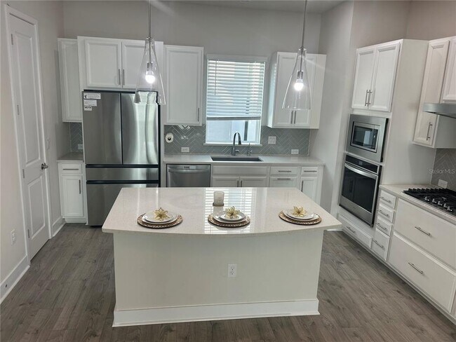 Building Photo - 2511 N Grady Ave