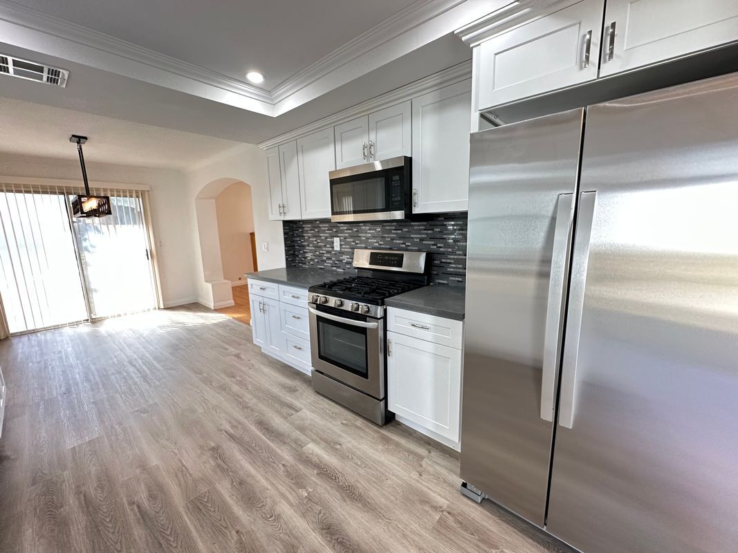 Building Photo - 45202 Pickford Ave