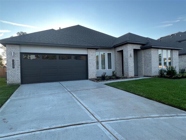 Primary Photo - 14162 Primrose Rdg Ln