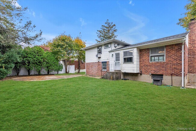 Building Photo - 17 Edna Dr