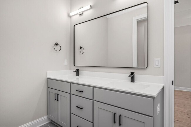 Building Photo - New All Brick 4 Bedroom in Niceville!