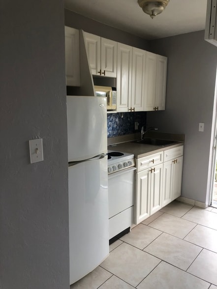 Building Photo - 922 Courting Ln