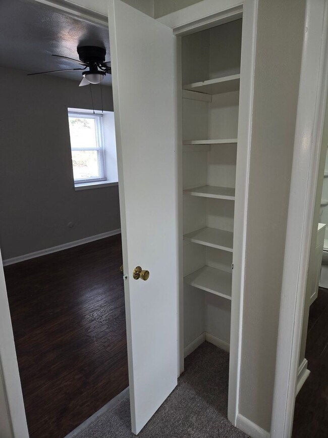 Building Photo - Move In Ready!!