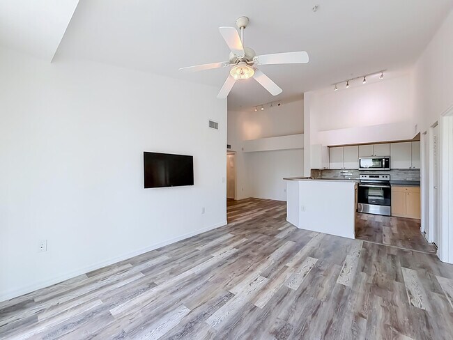 Building Photo - 1119 Villa Cir