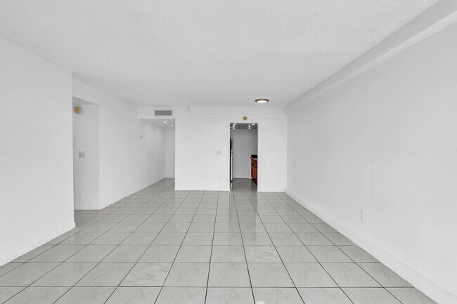 Building Photo - 2350 NE 135th St