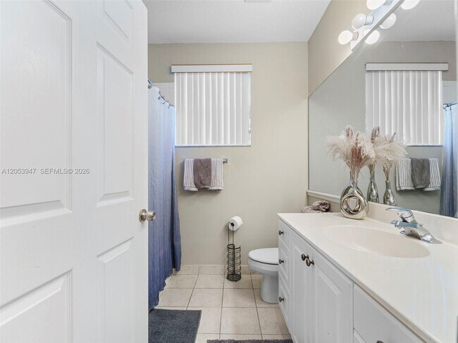 Building Photo - 4402 SW 160th Ave
