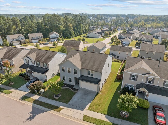 Building Photo - Spacious 5 Bedroom Home with 2-Car Garage,...