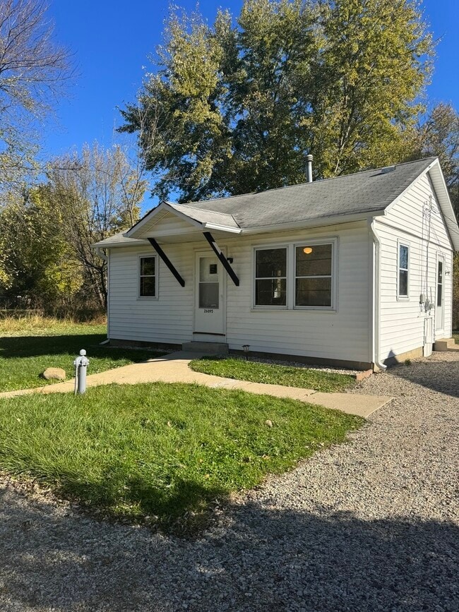 Building Photo - 26895 Bernice St