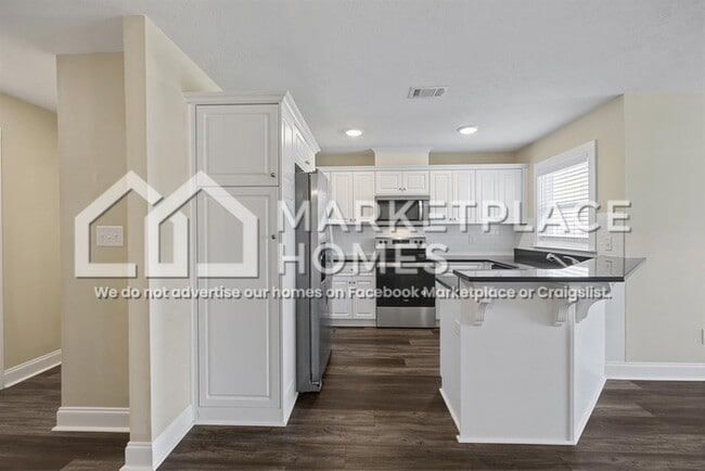 Building Photo - 2219 Perrins Ln