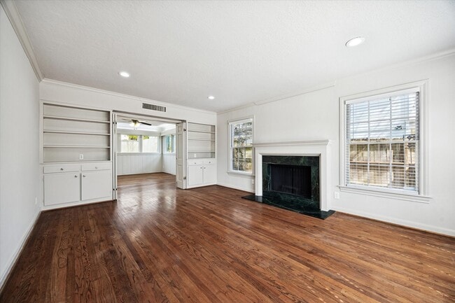 Building Photo - 2506 Avalon Pl