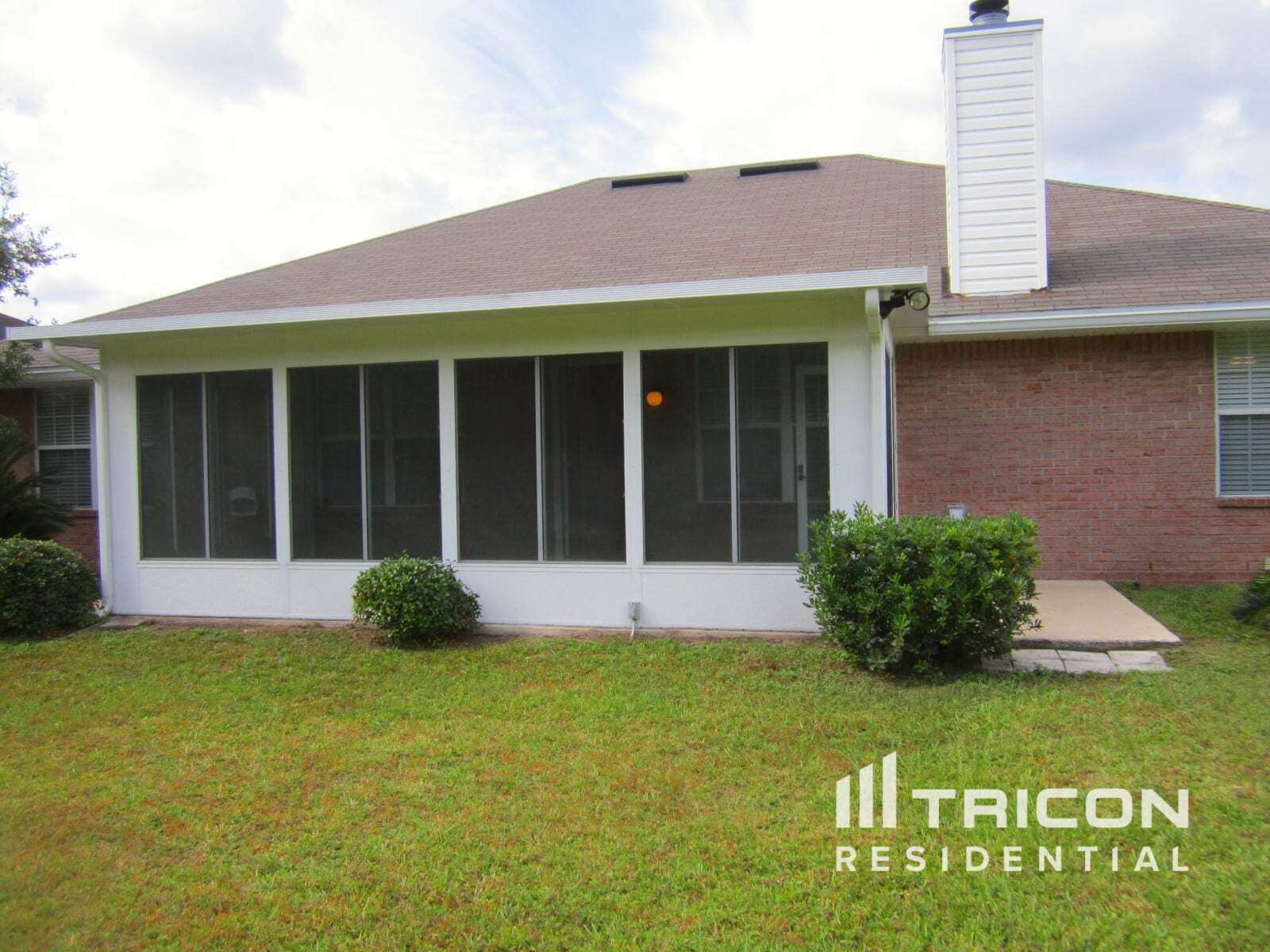 Building Photo - 1267 Summit Oaks Dr E