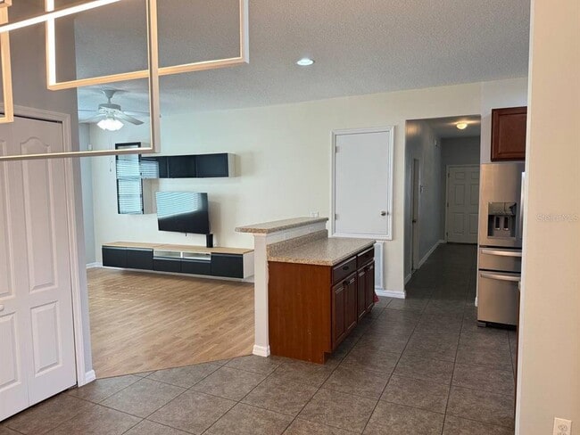 Building Photo - 620 del Pilar Dr