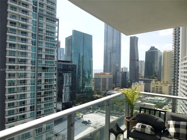 Building Photo - 1100S S Miami Ave