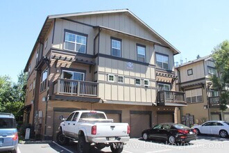 Building Photo - 2 Bed, 2.5 Bath Townhome at Woodhaven Crossing in Sherwood