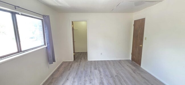 Building Photo - 445 E 800 N St