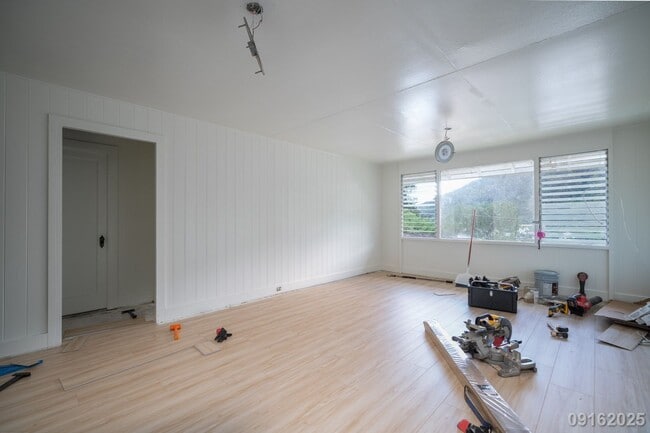 Building Photo - Still under construction! Remodeled 2BR/1....
