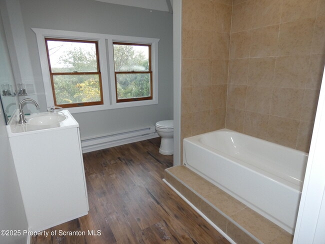 Building Photo - 620 Sanderson Ave