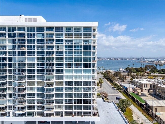 Building Photo - 1830 Avenida Del Mundo