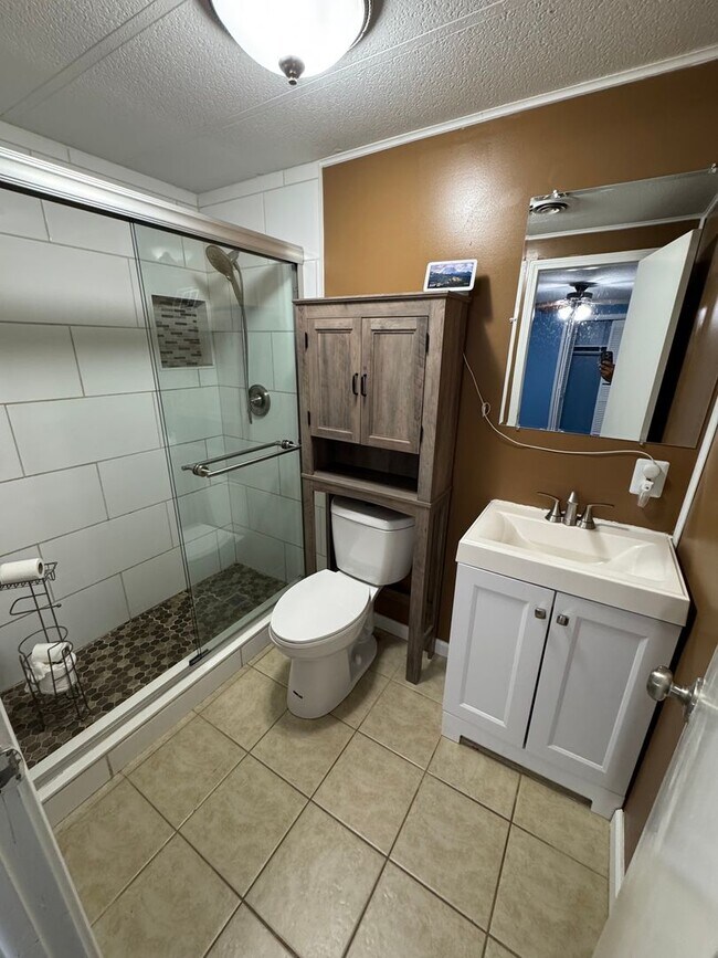 Building Photo - Spacious Covington 3 bed 2 bath Home!