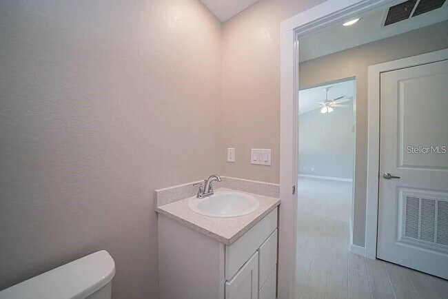 Building Photo - 651 Chamber St NW