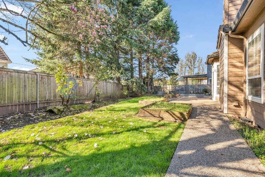 Building Photo - 17615 SE 35th St