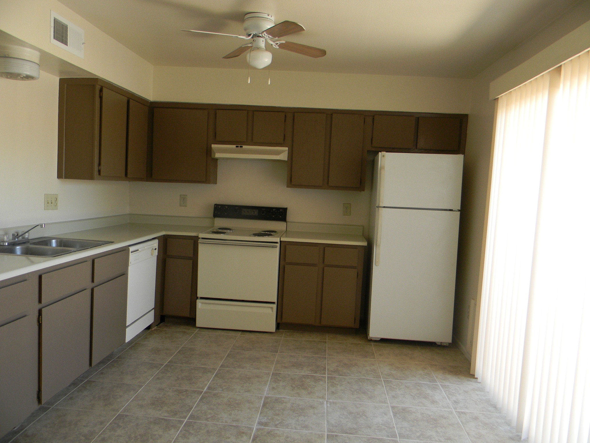 kitchen - 13230 N 21st Pl