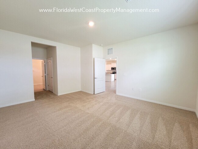 Building Photo - COOL COASTAL 4 BED/2 BATH HOME! PALISADES LAKEWOOD RANCH! COMMUNITY POOL/FITNESS ROOM!