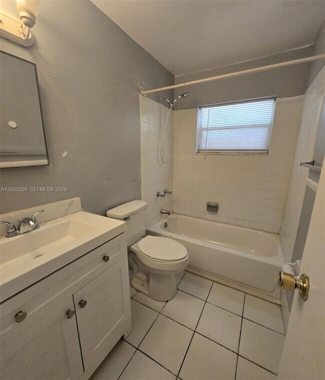 Building Photo - 5880 NW 19th Ct