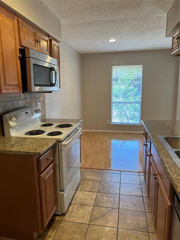 Building Photo - 424 Arborview Dr