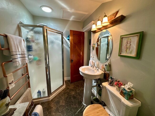Building Photo - Completely Remodeled, Charming Victorian i...