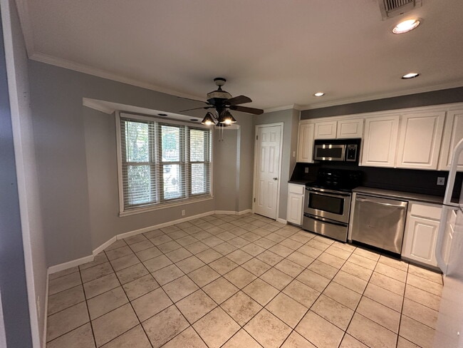 Building Photo - Spacious 3/2 in Central Lubbock!