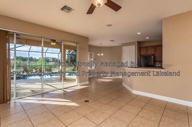 Building Photo - 3960 Sunset Lake Dr