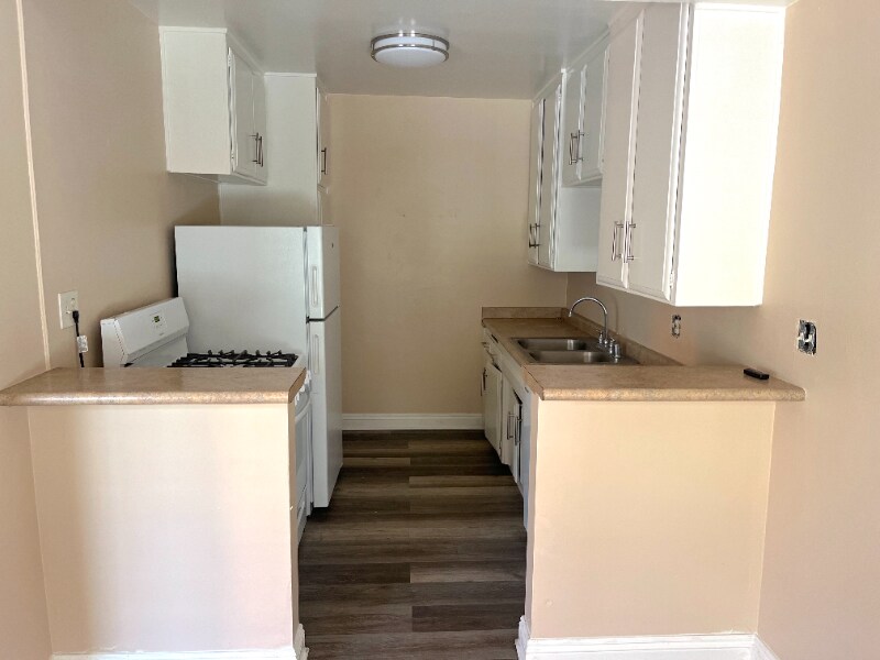 Building Photo - 2115 Placentia Ave