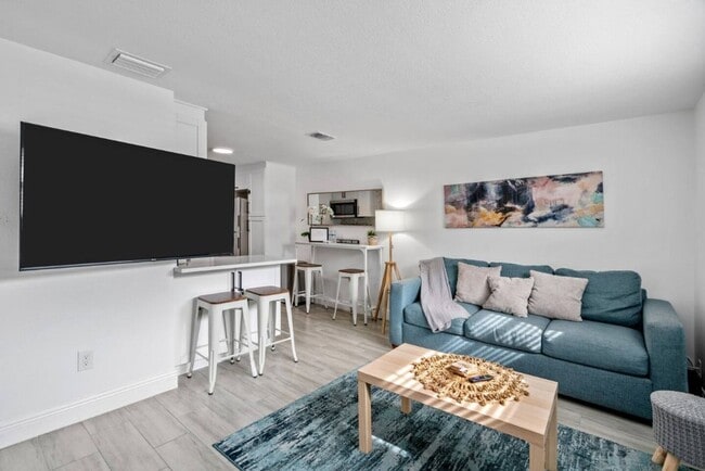 Building Photo - The peaceful place