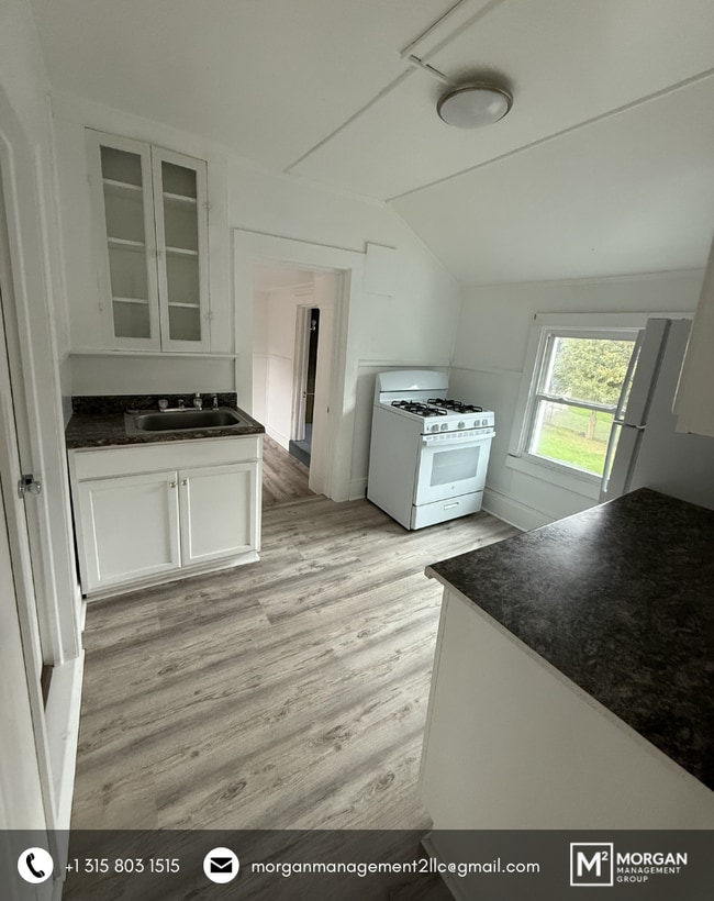 Building Photo - 97 W 8th St