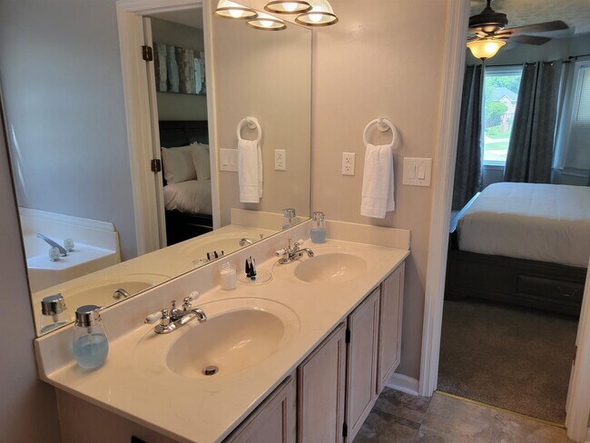 Building Photo - 1356 Velvet Creek Way SW