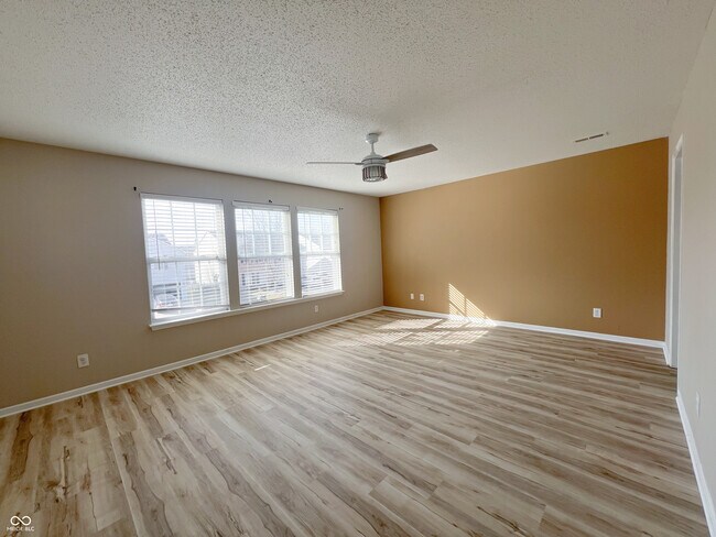 Building Photo - 14243 Holly Berry Cir