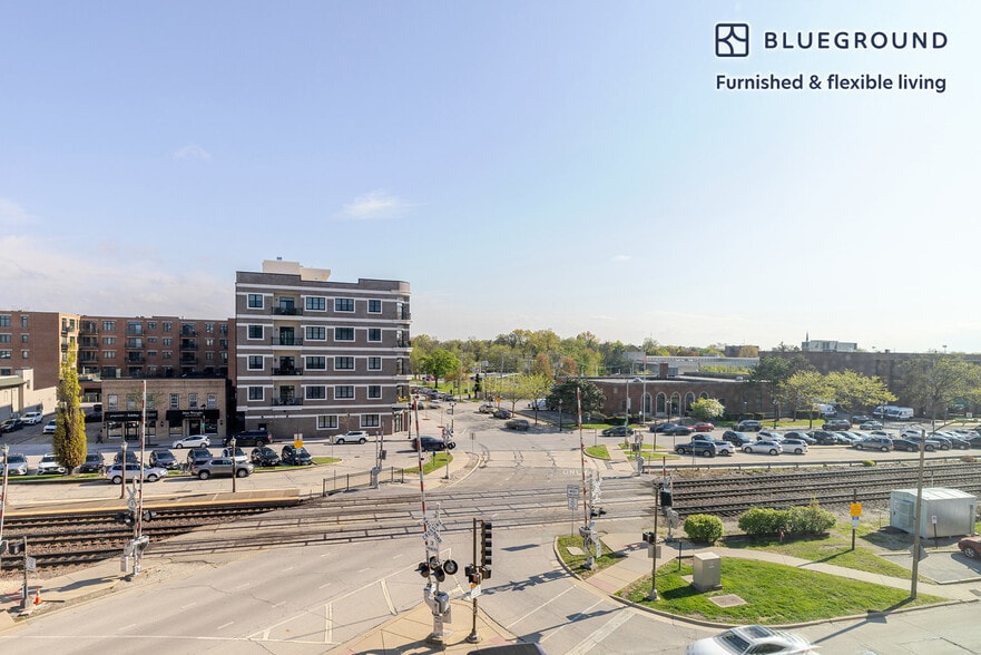 Building Photo - 100 N Addison Ave