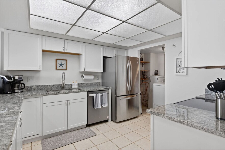 Building Photo - 3859 S Atlantic Ave