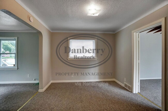 Building Photo - 1017 Searles Rd