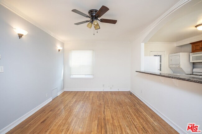 Building Photo - 8517 Pickford St