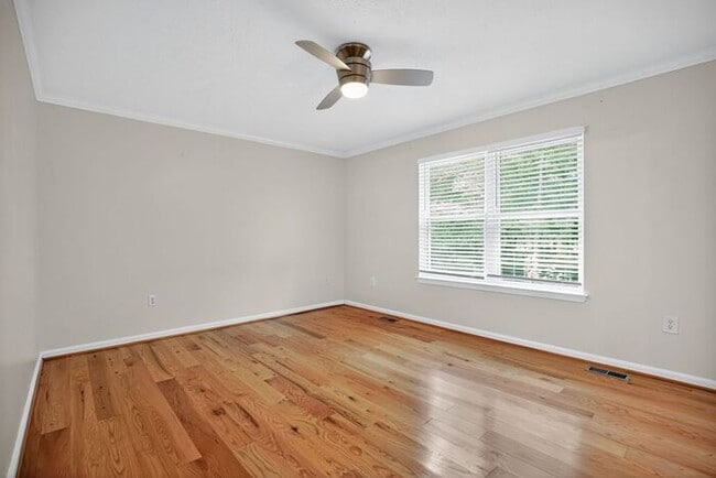 Building Photo - 4254 Mockingbird Cir