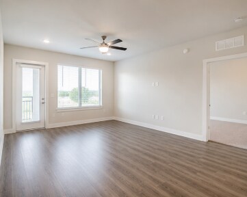 Building Photo - 13959 Hillcroft Ave