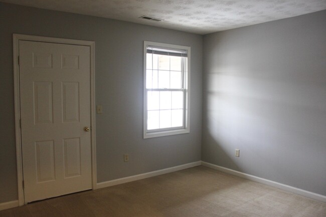 Building Photo - 2453 Mosby Ct