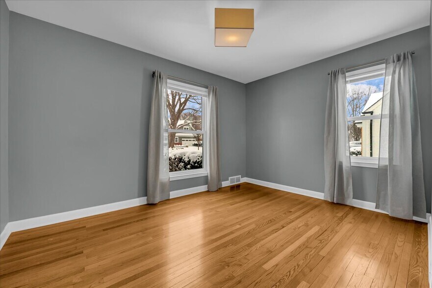 Building Photo - 2299 W Lincoln St