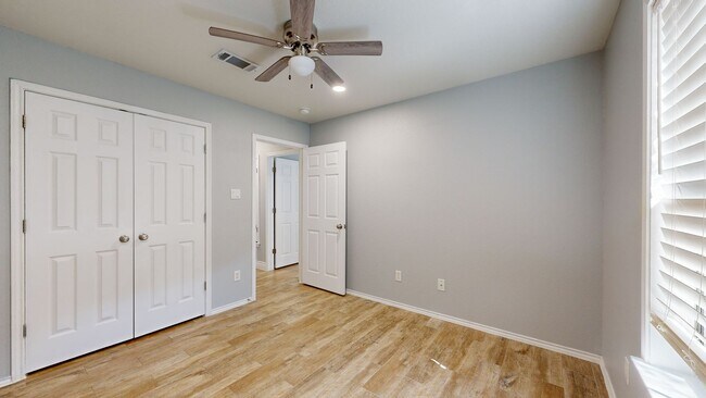 Building Photo - Completely repainted 4 bedroom ALL TILE ho...